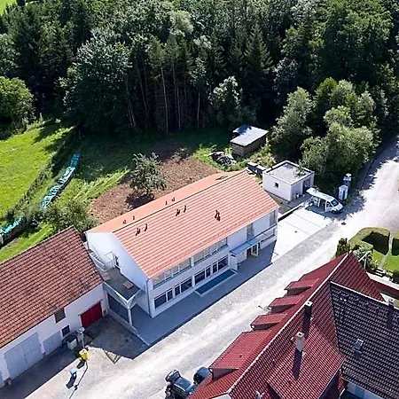 Bed & Breakfast Haaus Weinstadt